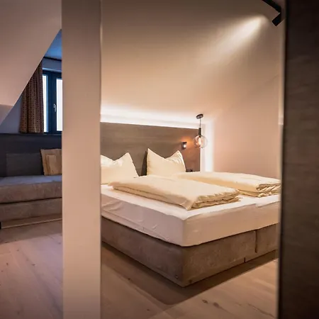 Апартаменти Hutegger *