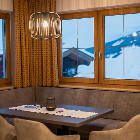 Hutegger Апартаменти *