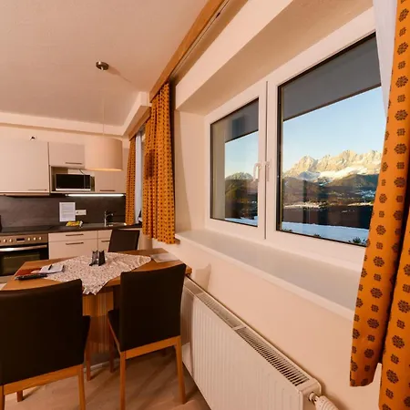 Hutegger Апартаменти *