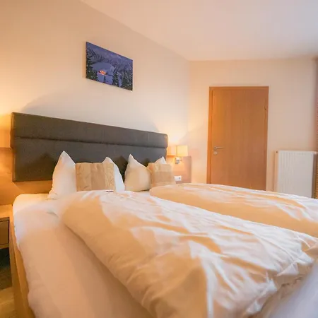 Hutegger Апартаменты *