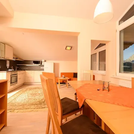 Hutegger Апартаменти *